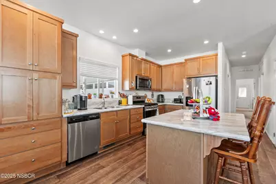 519 W Taylor Street #406, Santa Maria, CA 93458 - Photo 2