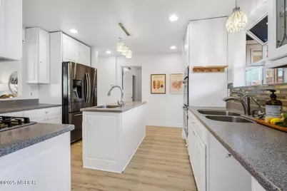 305 Mesa Lane Lane, Santa Barbara, CA 93109 - Photo 10