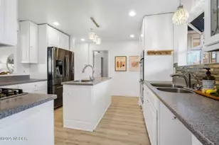 305 Mesa Ln Ln, Santa Barbara, CA 93109 - Photo 10