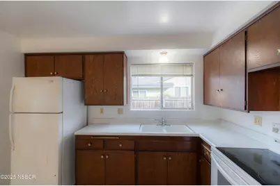 1412 W Pine Avenue, Lompoc, CA 93436 - Photo 12