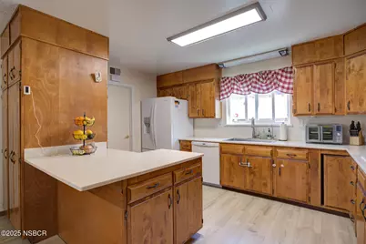 602 E Bunny Avenue, Santa Maria, CA 93454 - Photo 6