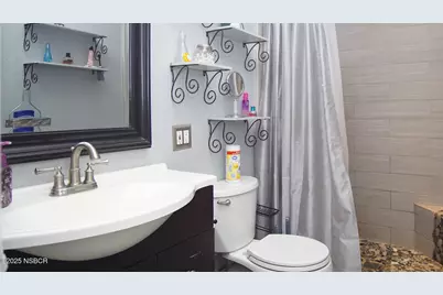 911 E Evergreen Avenue, Santa Maria, CA 93454 - Photo 24