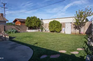 911 E Evergreen Ave, Santa Maria, CA 93454 - Photo 16