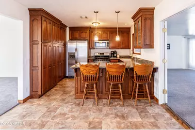 901 Arnold Avenue, Lompoc, CA 93436 - Photo 6