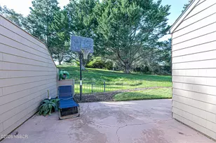 1412 Oakridge Park Rd, Santa Maria, CA 93455 - Photo 18