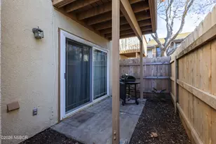 225 Village Cir Dr, Lompoc, CA 93436 - Photo 18