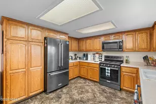 1884 Teakwood Dr, Santa Maria, CA 93455 - Photo 14