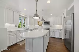 218 Santa Barbara St, Santa Barbara, CA 93101 - Photo 10