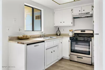 1204 E Walnut #B, Lompoc, CA 93436 - Photo 12