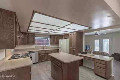 205 S E Street, Lompoc, CA 93436 - Photo 8