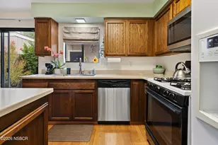 230 N R St, Lompoc, CA 93436 - Photo 10