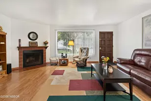 230 N R St, Lompoc, CA 93436 - Photo 4