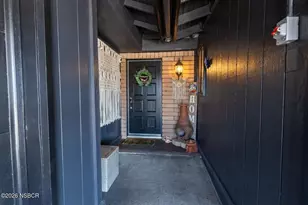 809 E Barton Ave, Lompoc, CA 93436 - Photo 4