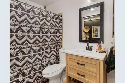 809 E Barton Avenue, Lompoc, CA 93436 - Photo 16