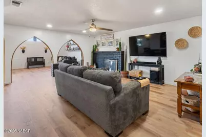 809 E Barton Avenue, Lompoc, CA 93436 - Photo 10