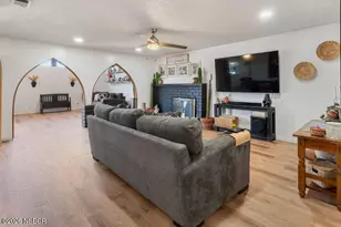 809 E Barton Ave, Lompoc, CA 93436 - Photo 10