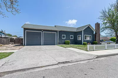 203 E Walnut Avenue, Lompoc, CA 93436 - Photo 2