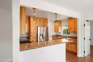 138 N E St, Lompoc, CA 93436 - Photo 12