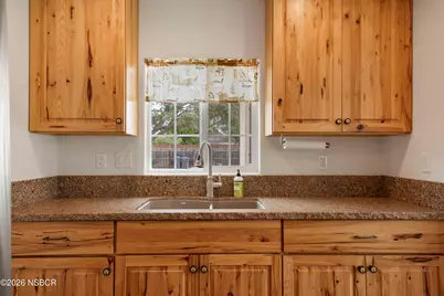 138 N E Street, Lompoc, CA 93436 - Photo 14