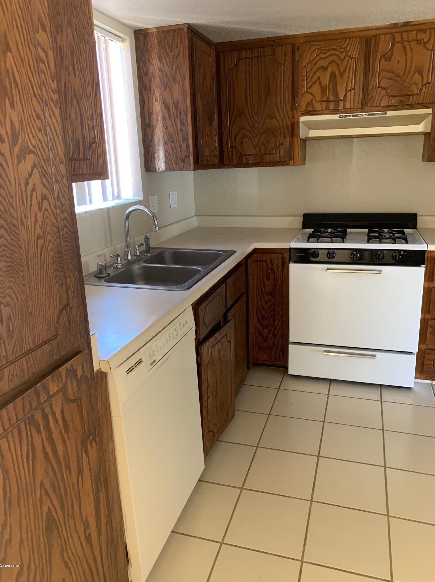 2875 Daytona Ave, Lake Havasu City, AZ 86403-5400