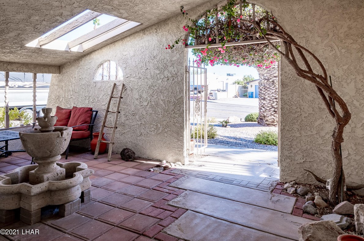 2521 Daytona Ave, Lake Havasu City, AZ 86403-6853