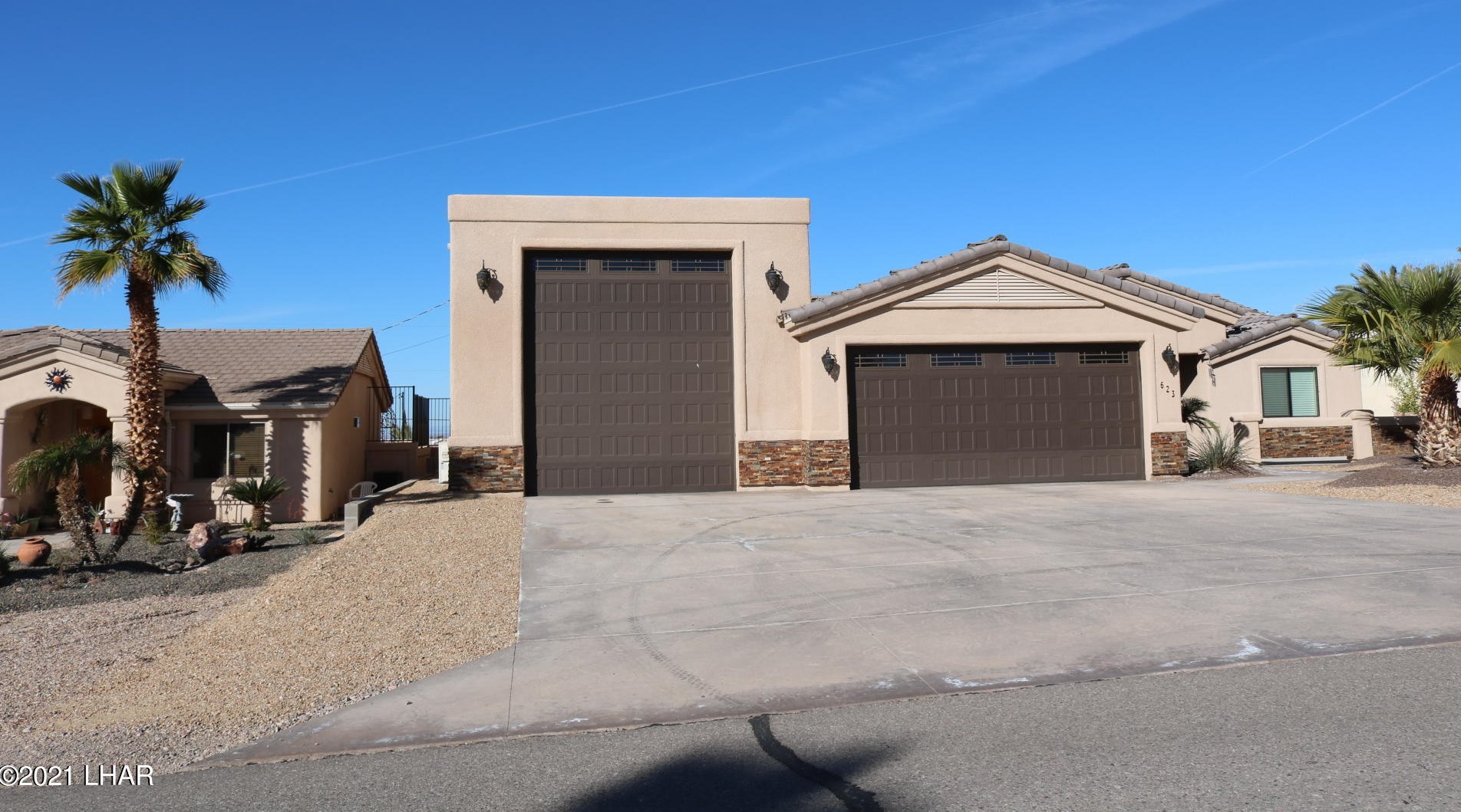 623 Aloha Dr, Lake Havasu City, AZ 86406-4555