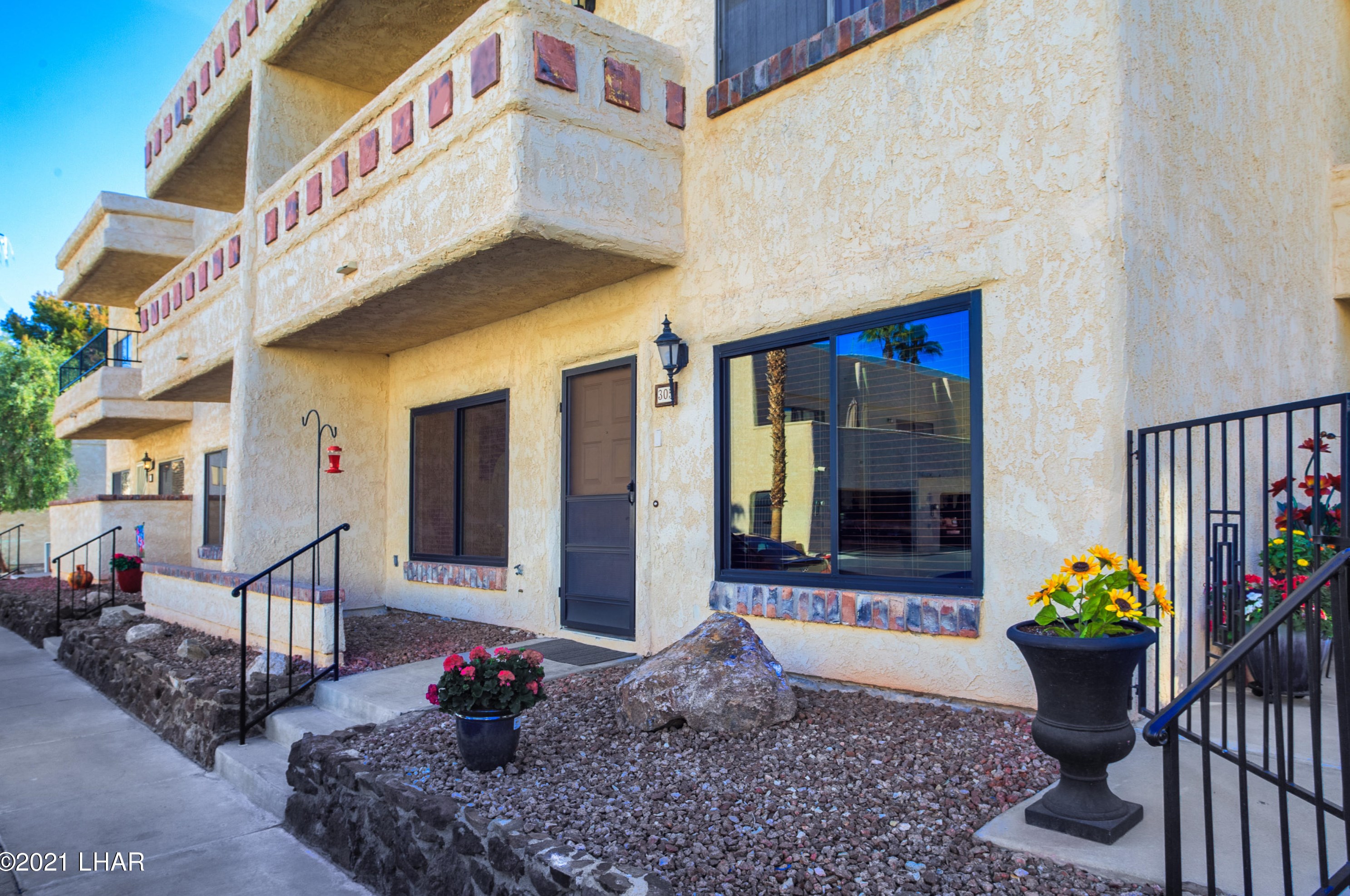 305 Barcelona Loop, Lake Havasu City, AZ 86403-0970
