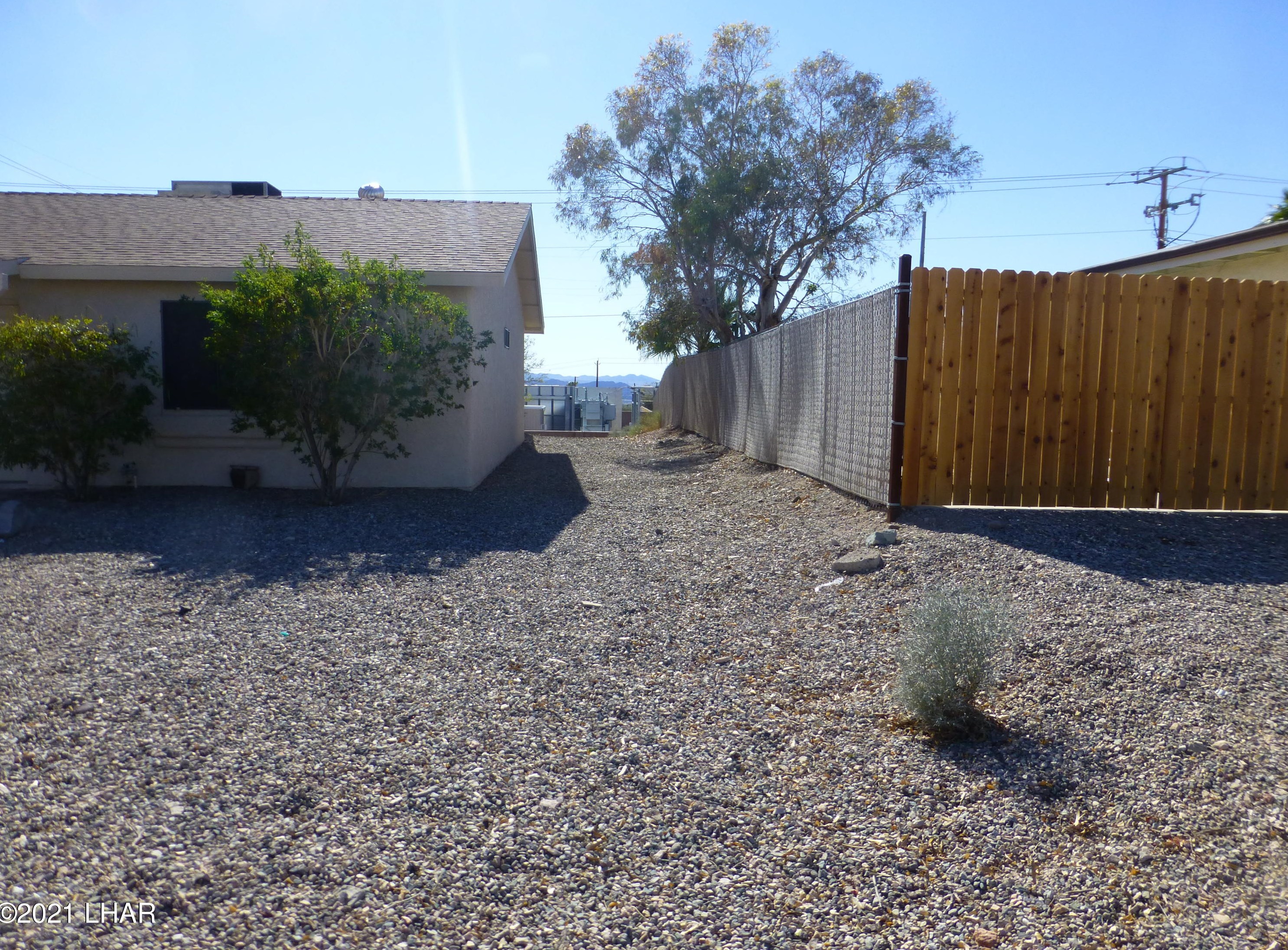 905 Mohican Dr, Lake Havasu City, AZ 86406