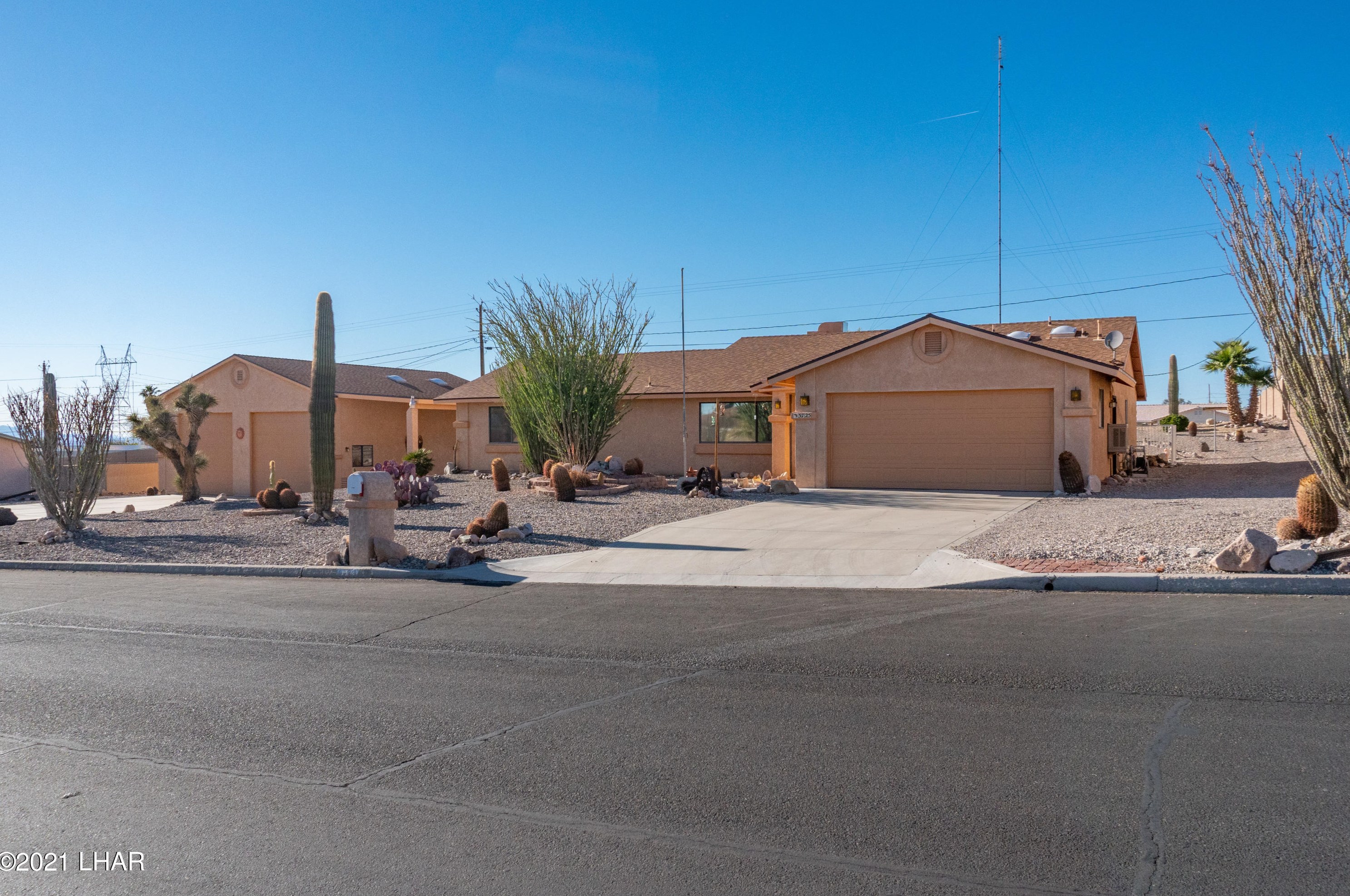 3725 Tahitian Dr, Lake Havasu City, AZ 86406