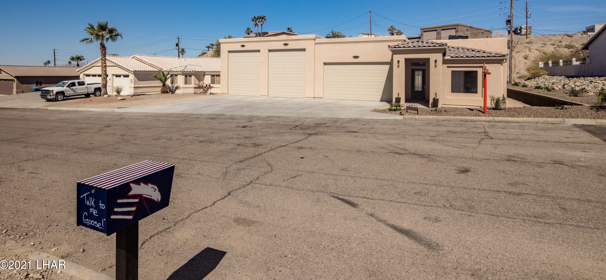 3125 Maverick Dr, Lake Havasu City, AZ 86404-4033