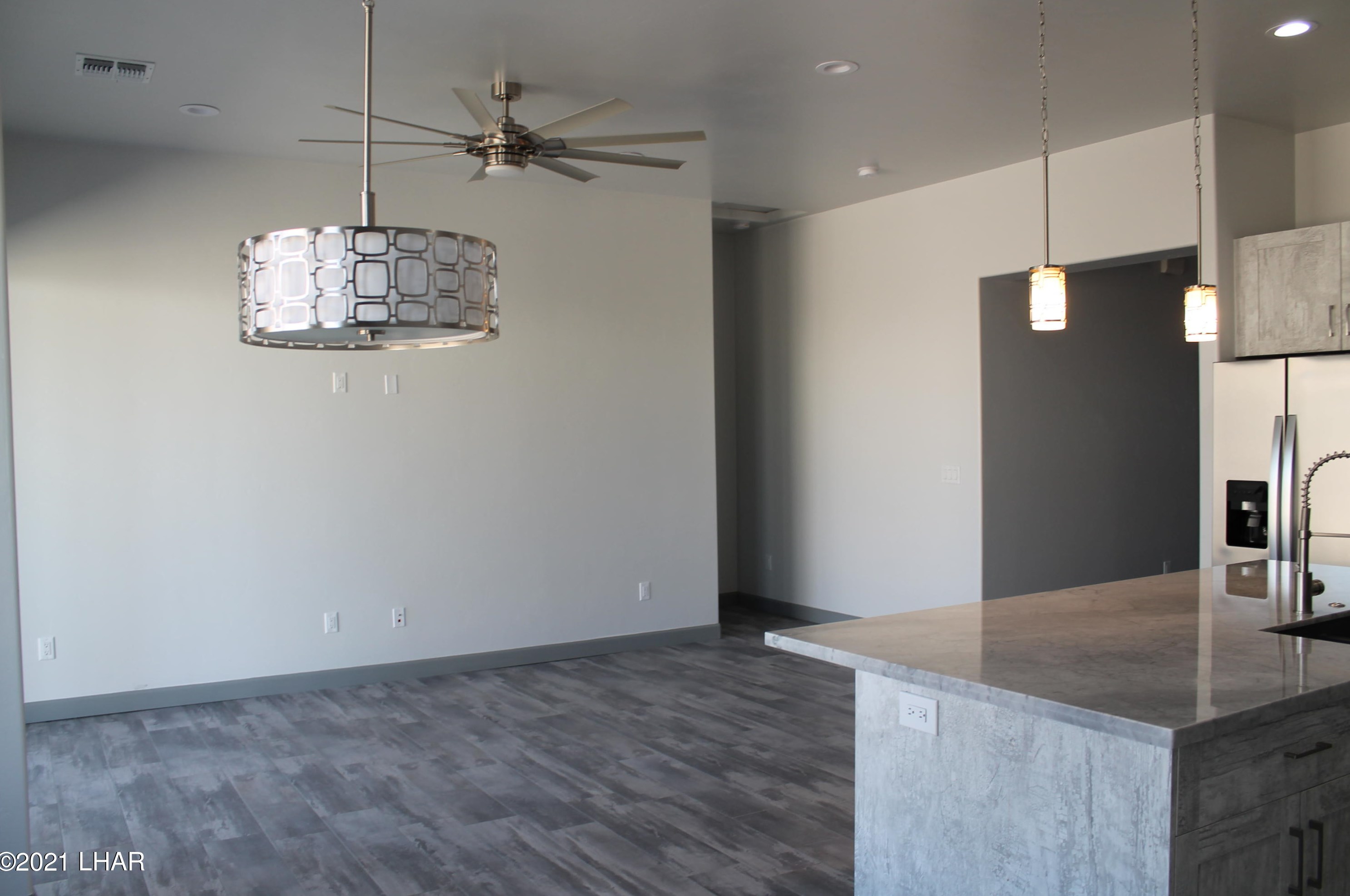 24 Tiburon Ln, Lake Havasu City AZ  86403-6038 exterior