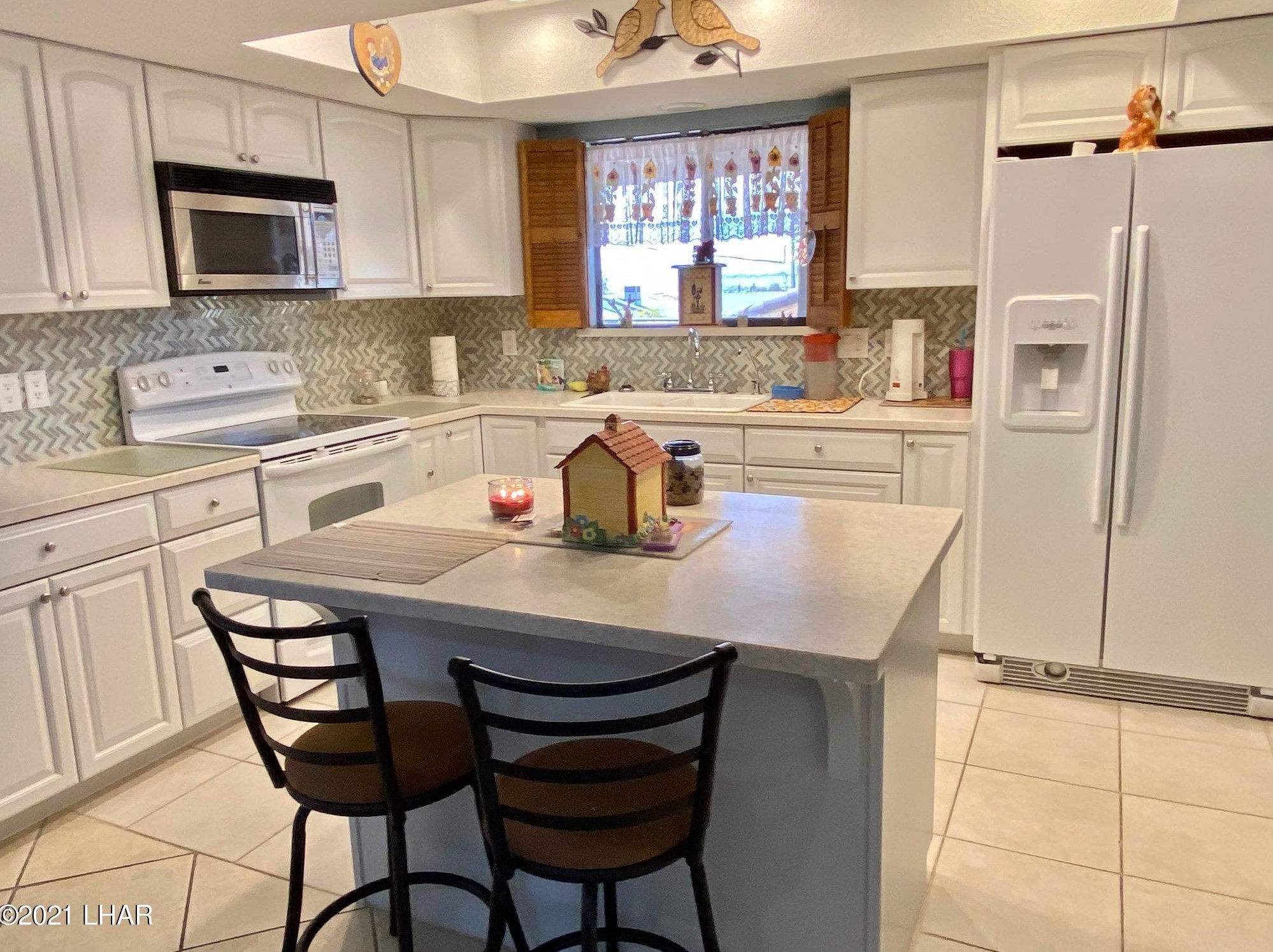 721 Papoose Dr, Lake Havasu City, AZ 86406