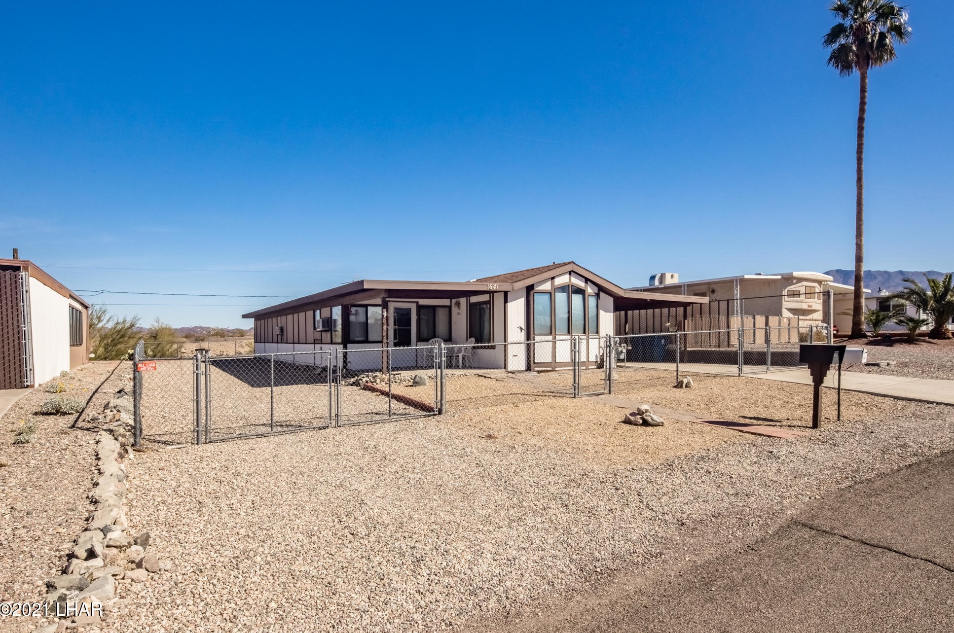 1641 Laverne Ln, Lake Havasu City, AZ 86404
