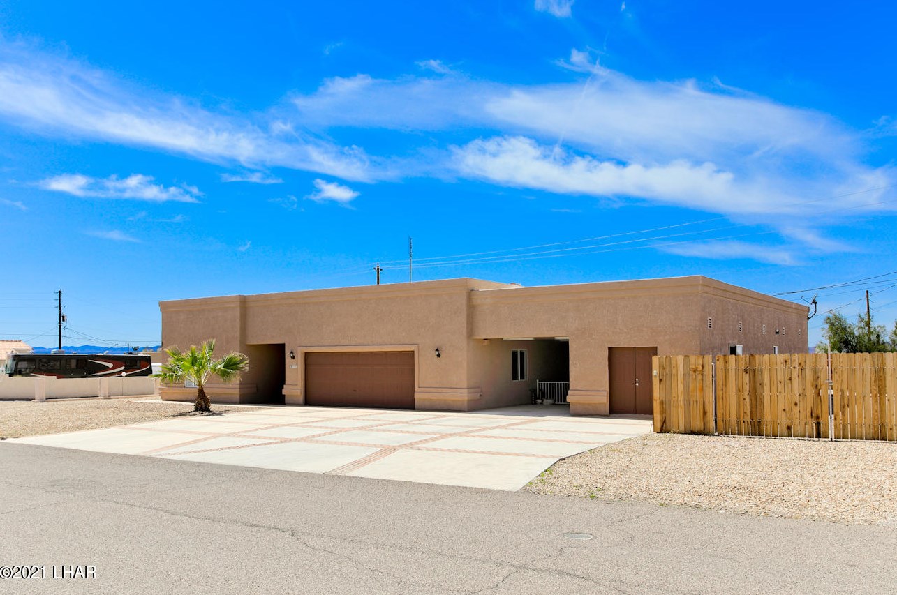 1533 Pebble Dr, Lake Havasu City, AZ 86404