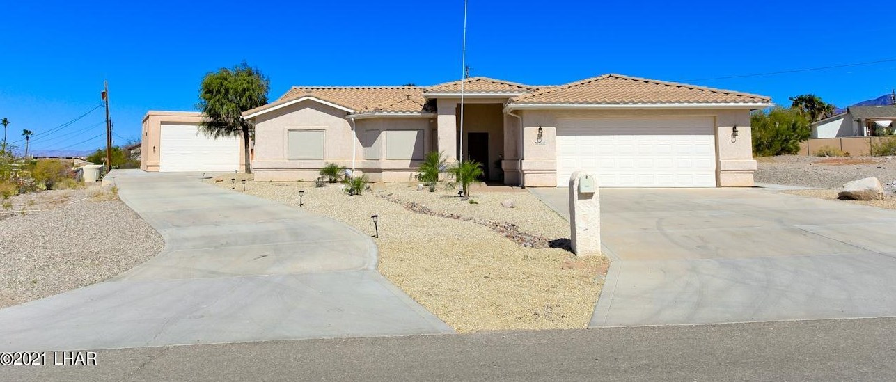 4007 Carlsbad Dr, Lake Havasu City, AZ 86406-8003