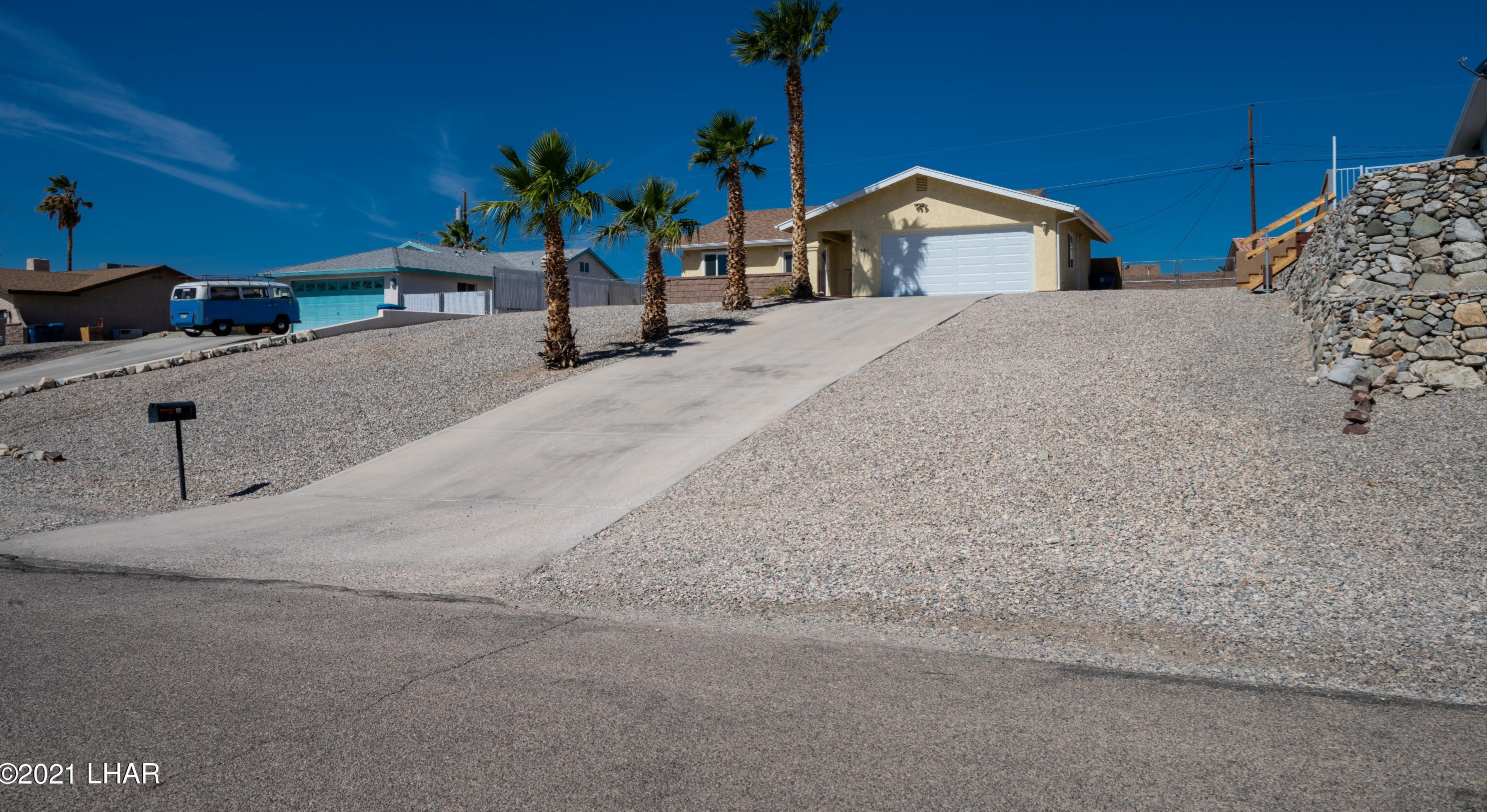 381 Tumamoc Dr, Lake Havasu City, AZ 86403-4828