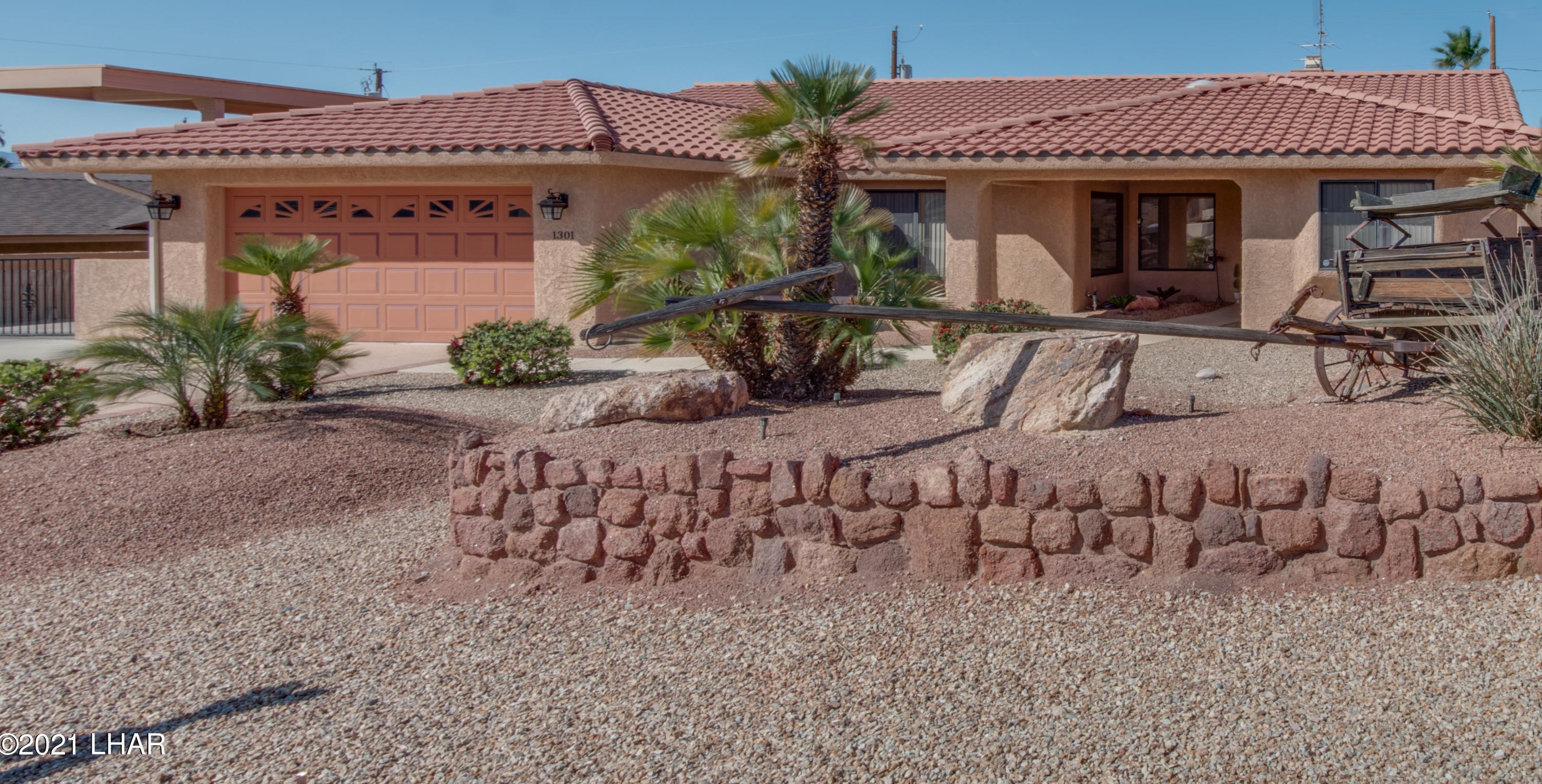 1301 Tamarack Dr, Lake Havasu City, AZ 86404-1886