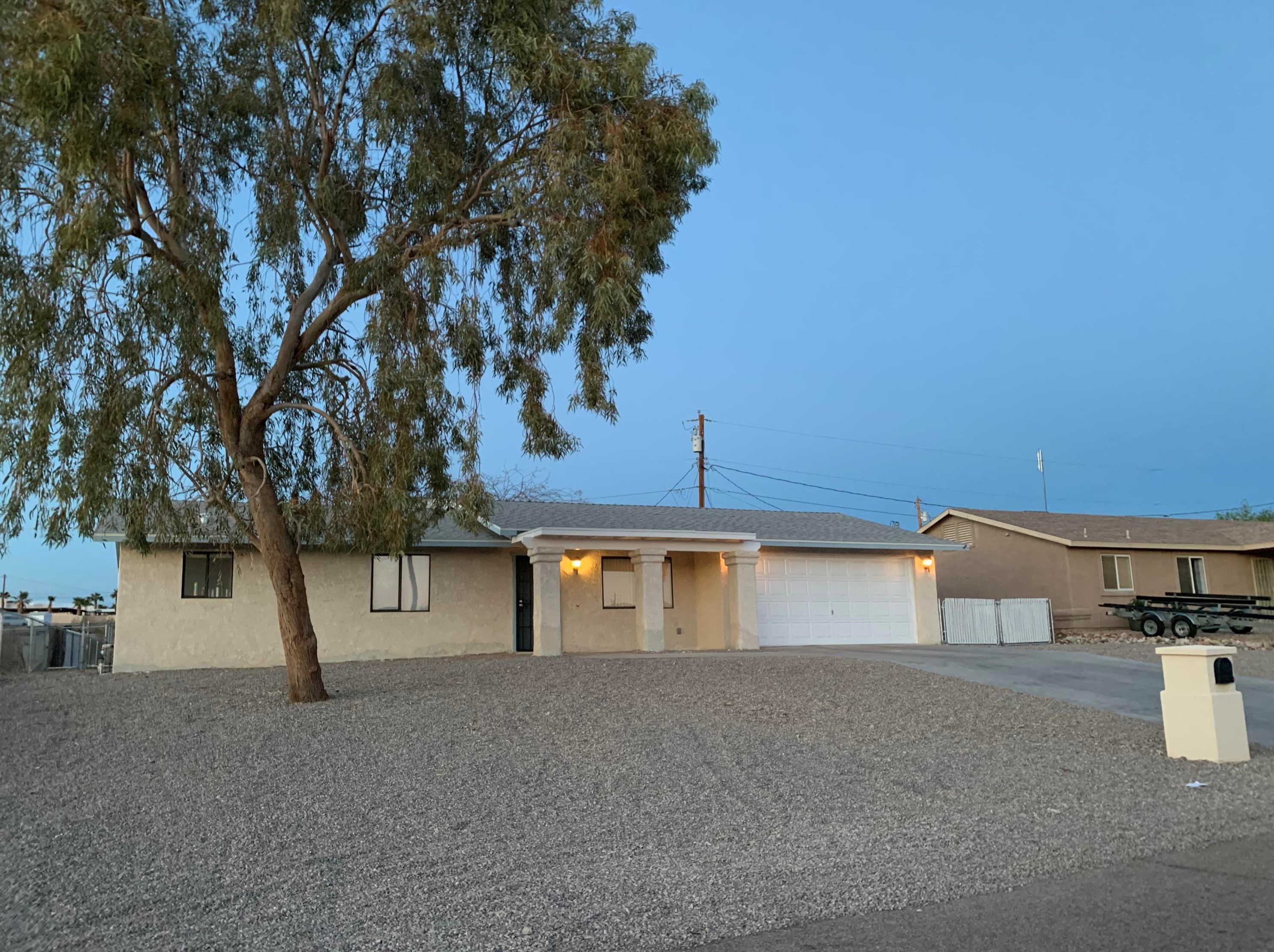 2195 Barranca Dr, Lake Havasu City, AZ 86403