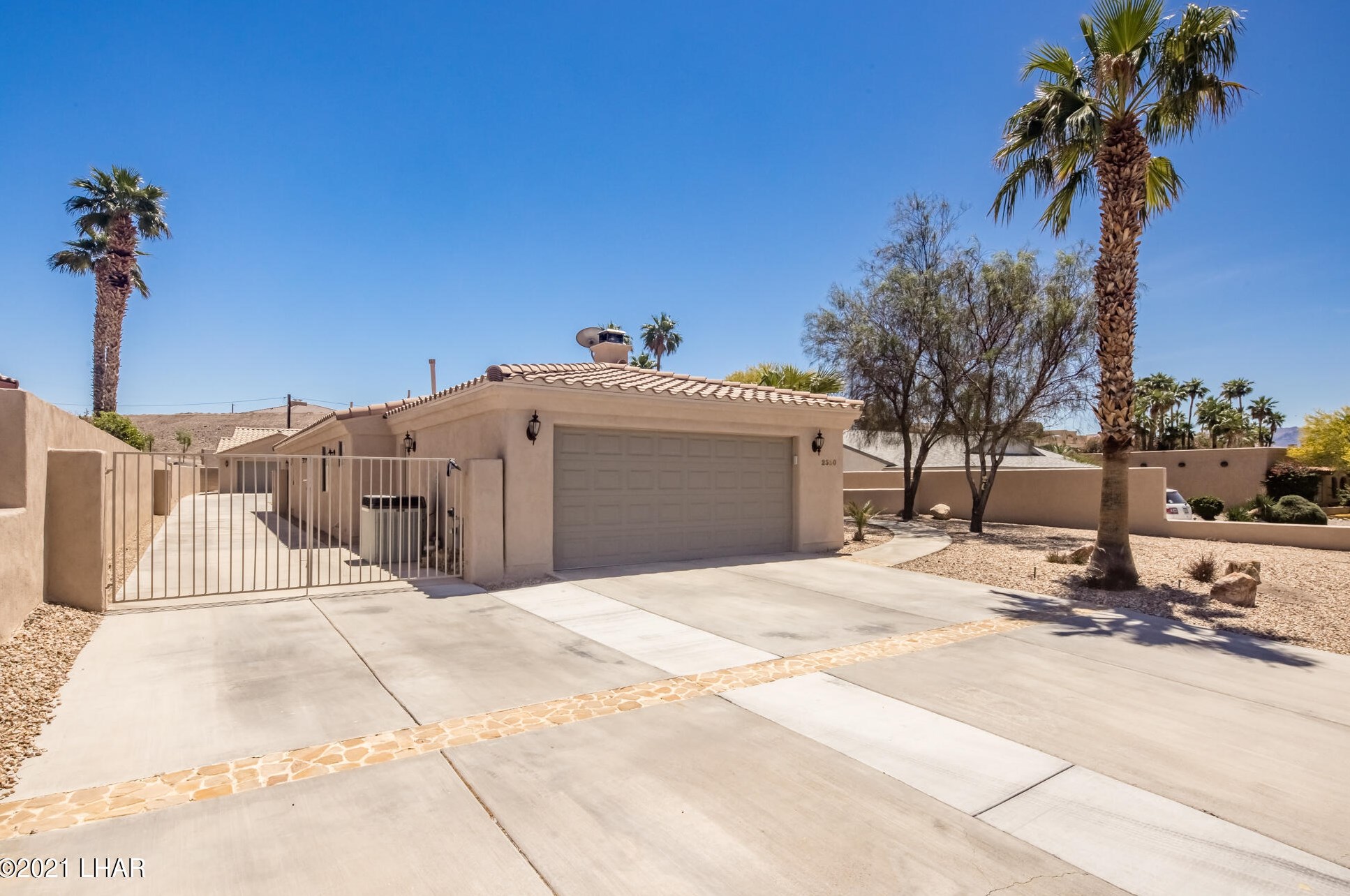 2330 Souchak Dr, Lake Havasu City, AZ 86406-8323