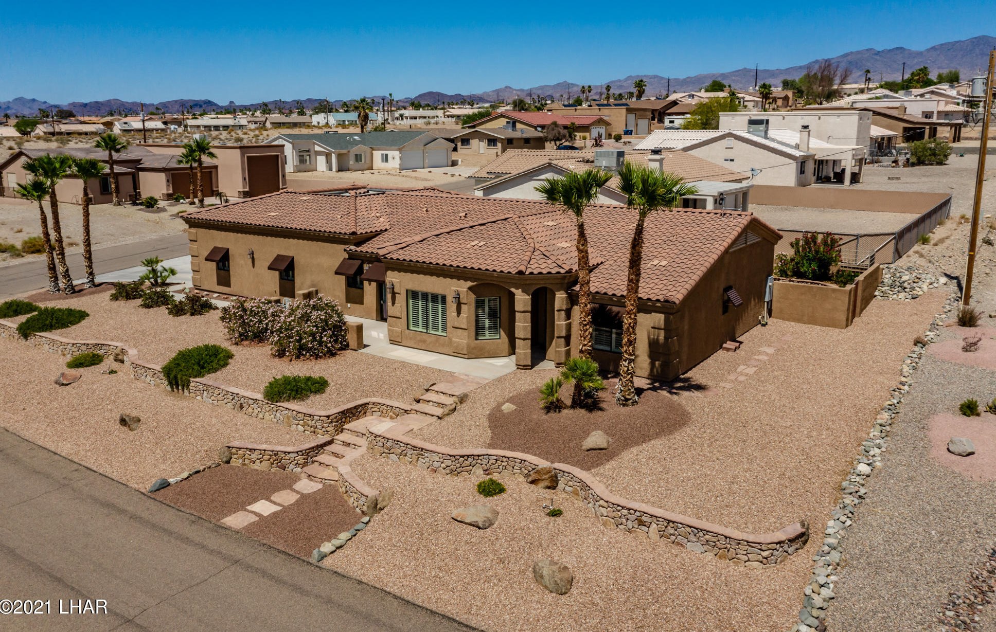 1800 Laramie Dr, Lake Havasu City, AZ 86404-1879