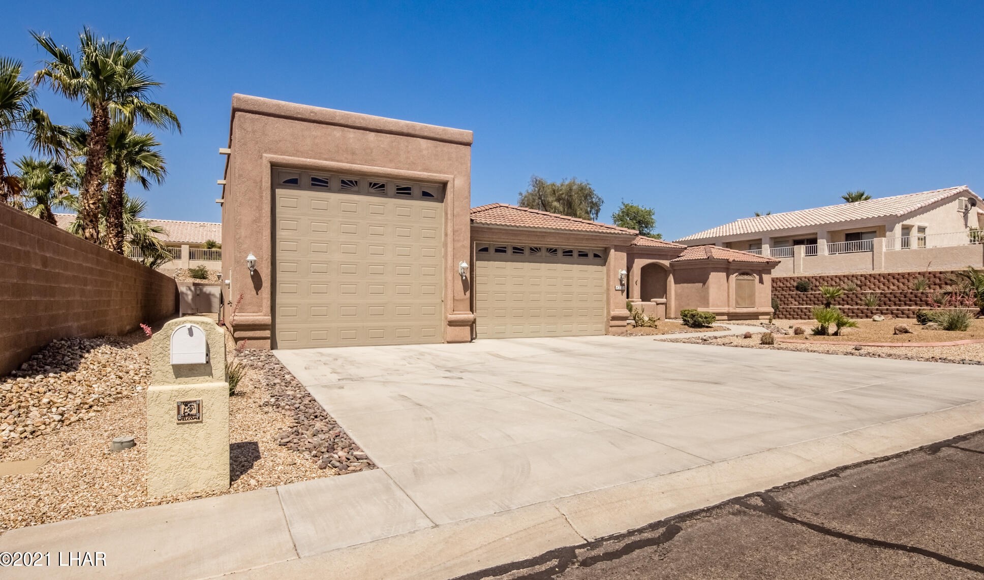 2271 Canterbury Rd, Lake Havasu City, AZ 86404-6005