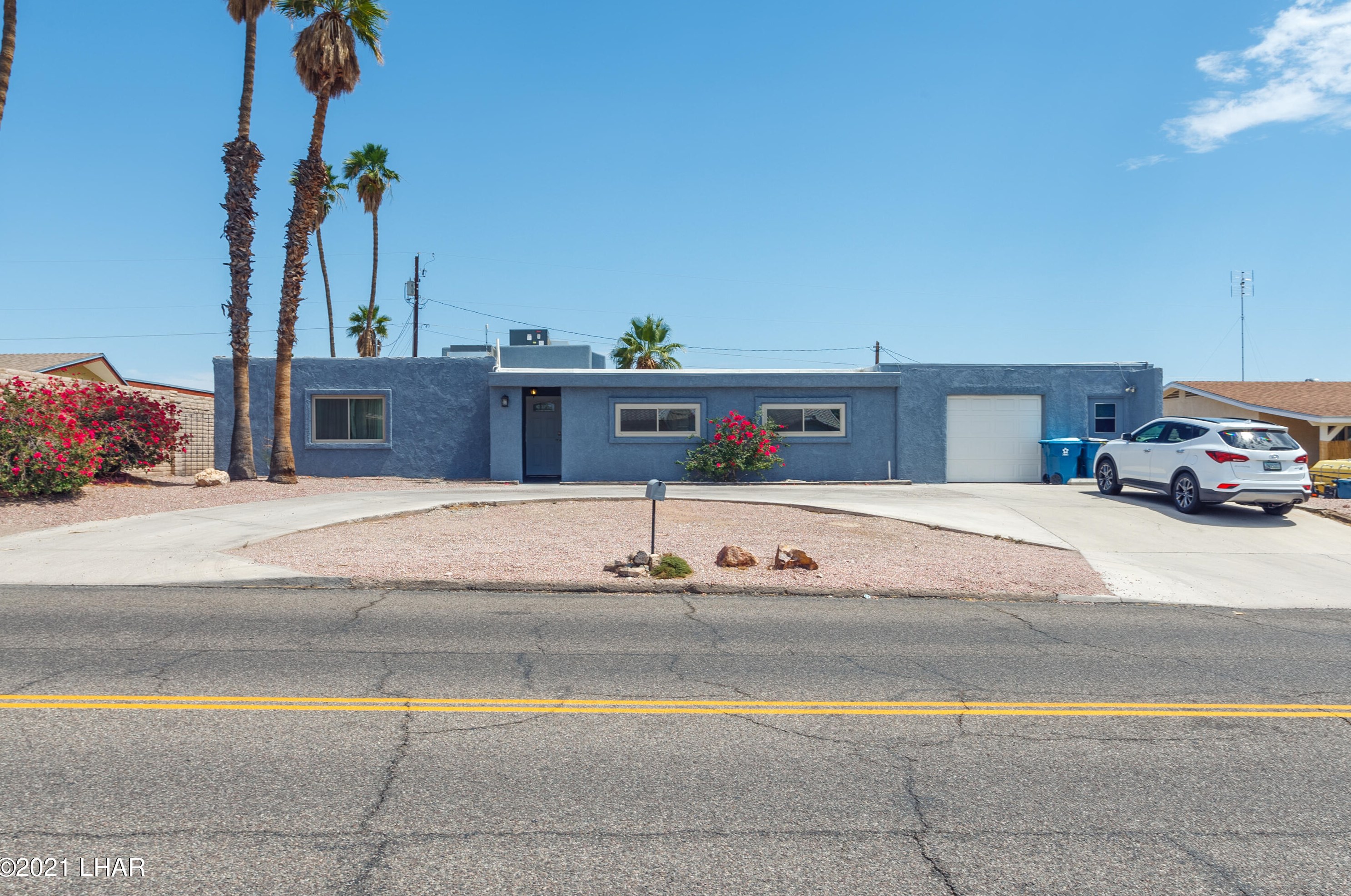 2140 Smoketree Ave, Lake Havasu City, AZ 86403-5808