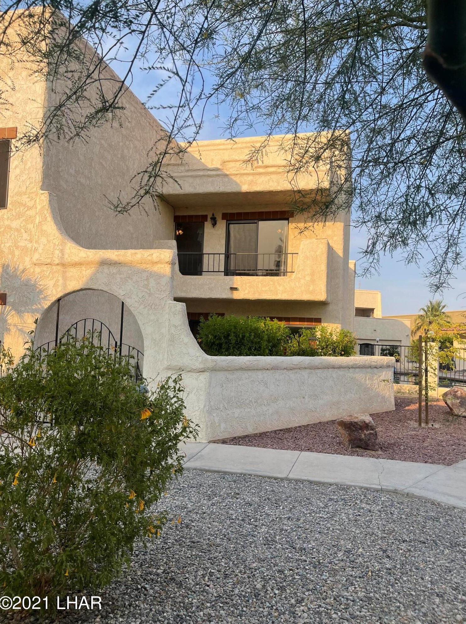 1016 Barcelona Loop, Lake Havasu City, AZ 86403-0916
