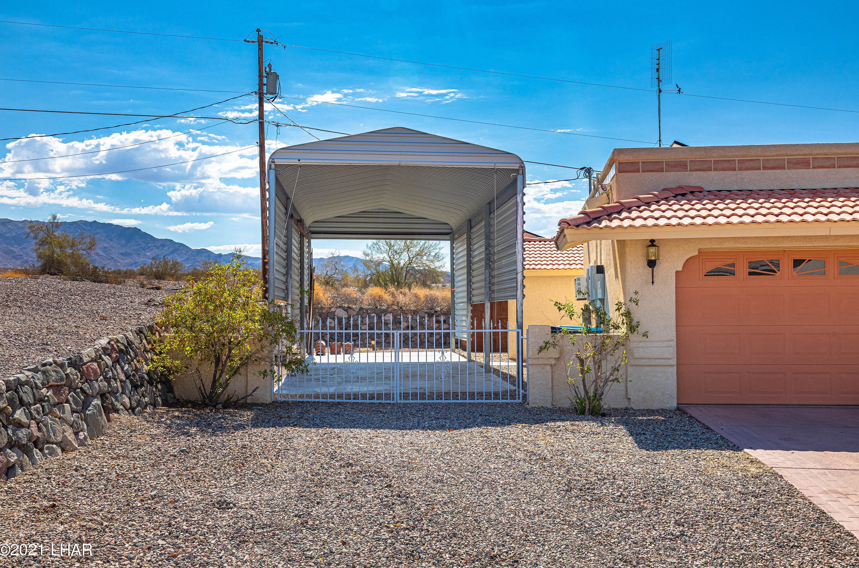 3850 Canyon Cove Dr, Lake Havasu City, AZ 86404-2353