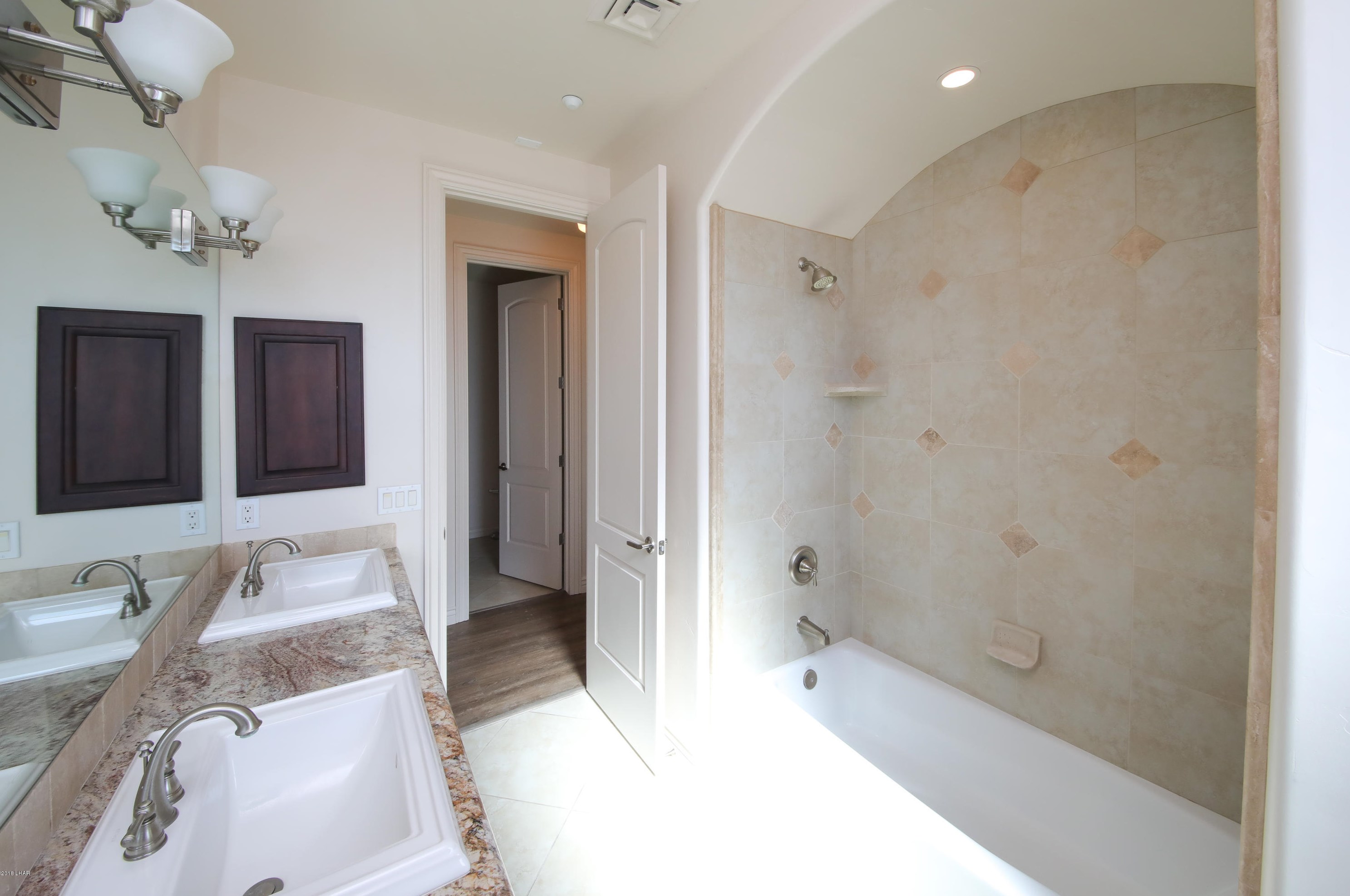 5021 Circula De Hacienda, Lake Havasu City AZ  86406-4485 exterior