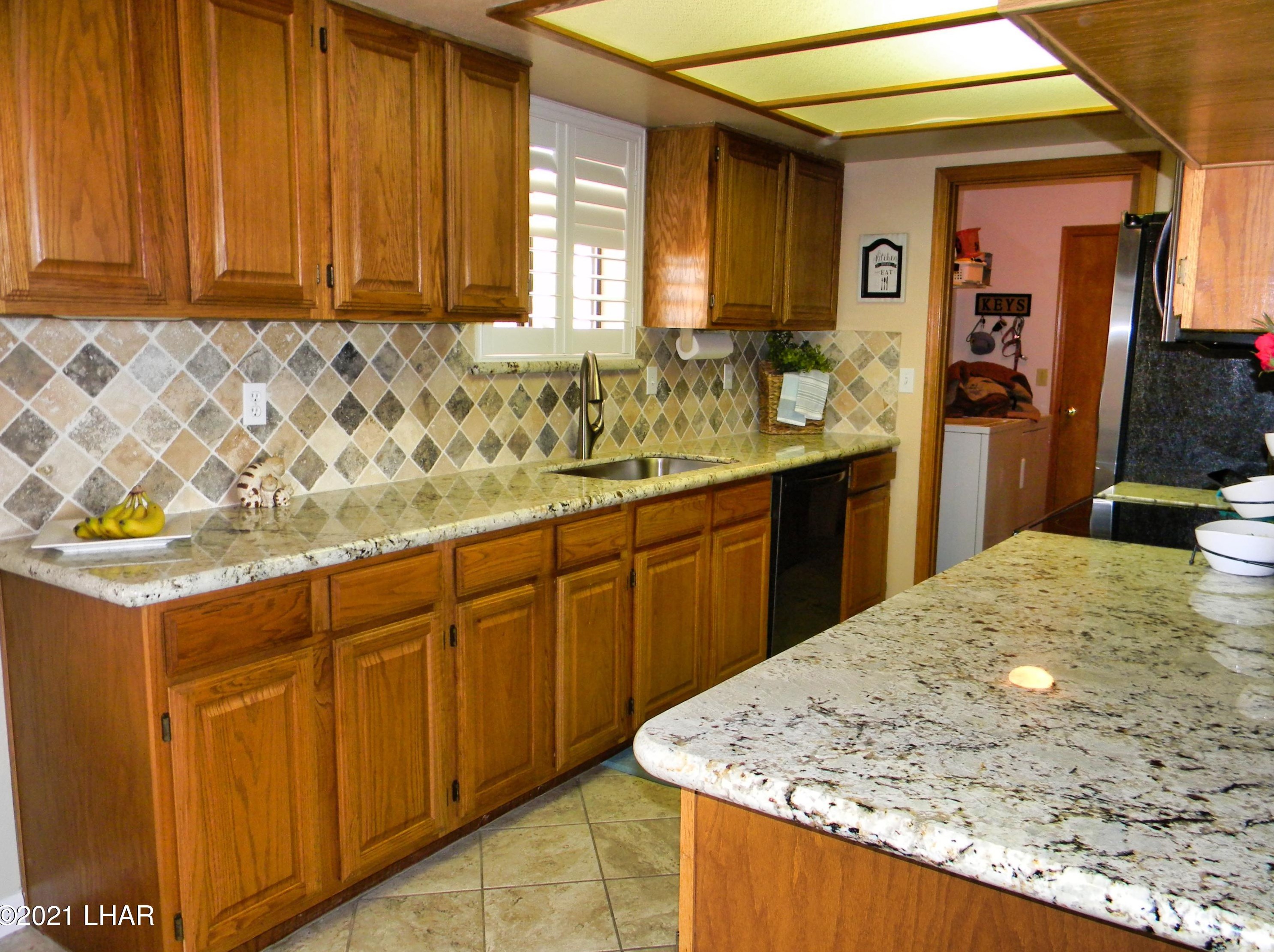 3911 Ravello Dr, Lake Havasu City, AZ 86406-9163