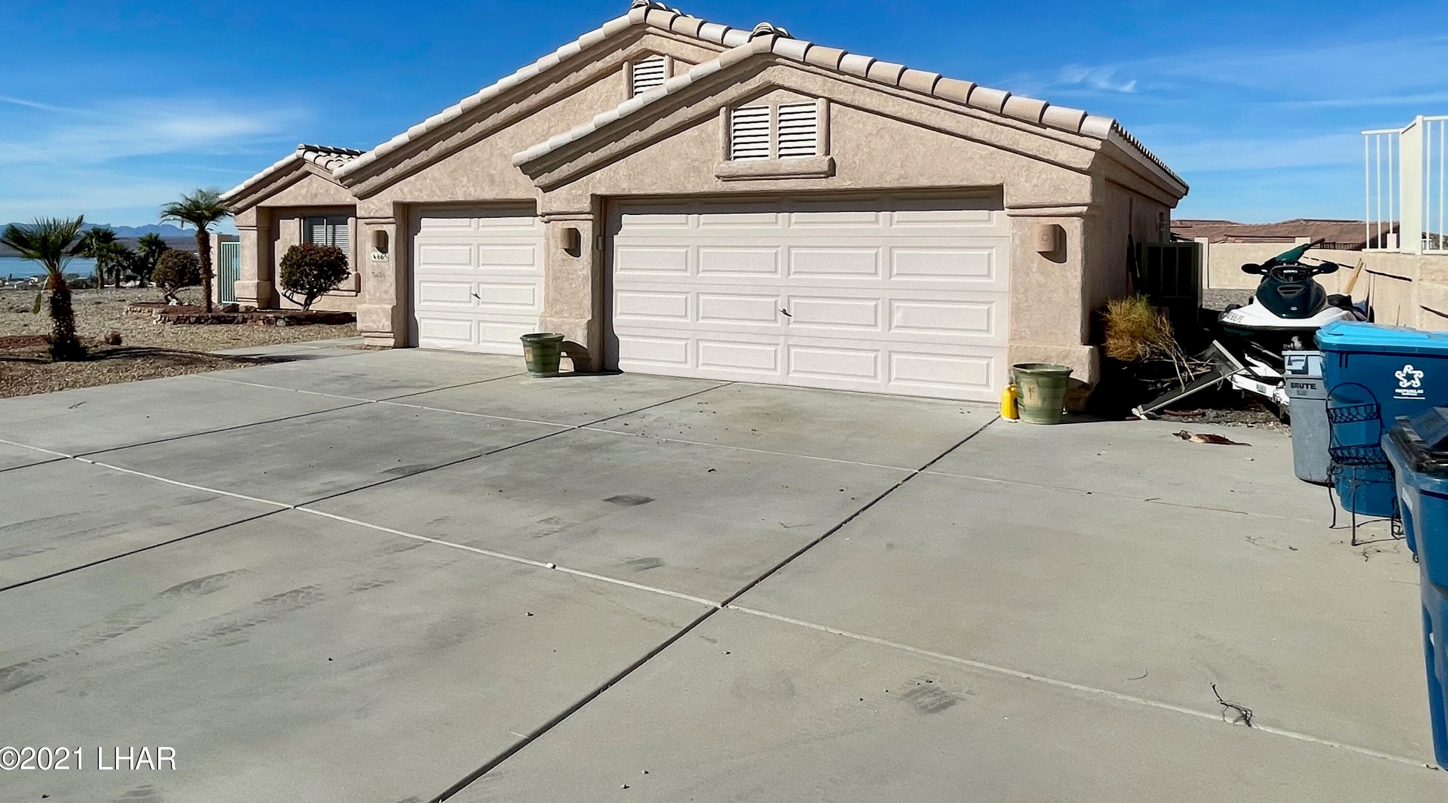 665 Lookout Ln, Lake Havasu City, AZ 86403-3861