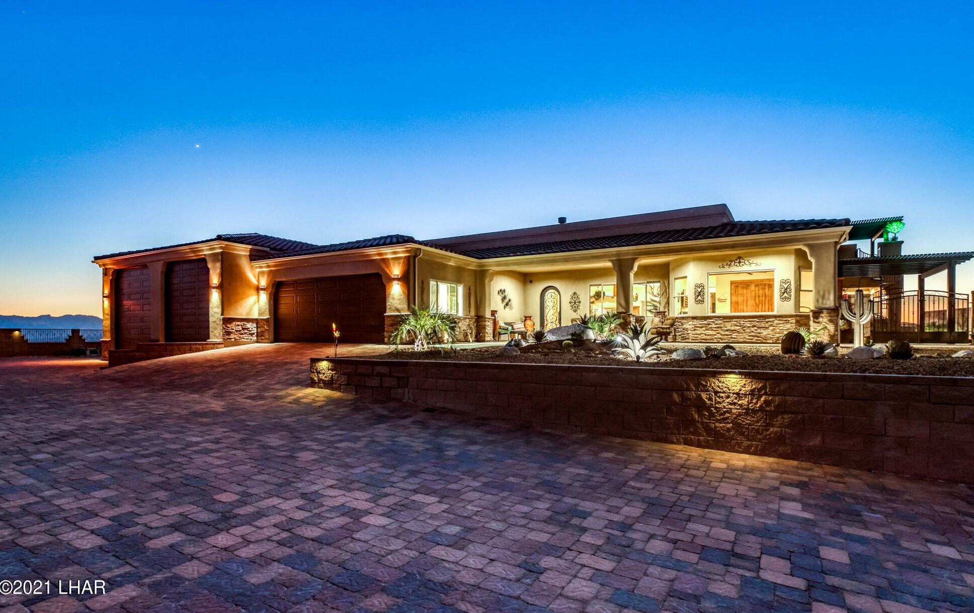 3696 Kicking Horse Ct, Lake Havasu City, AZ 86404