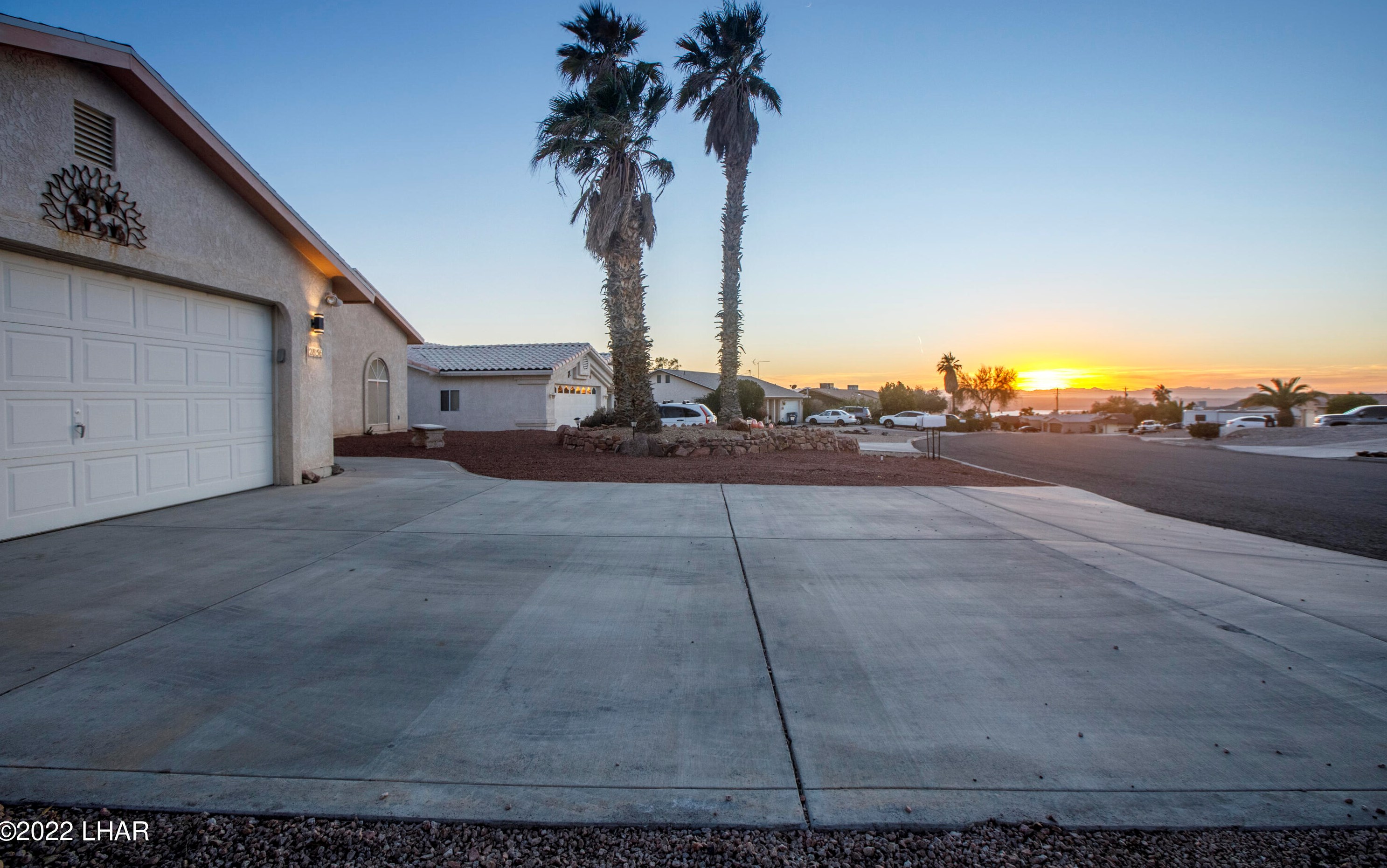 2856 War Eagle Dr, Lake Havasu City, AZ 86406