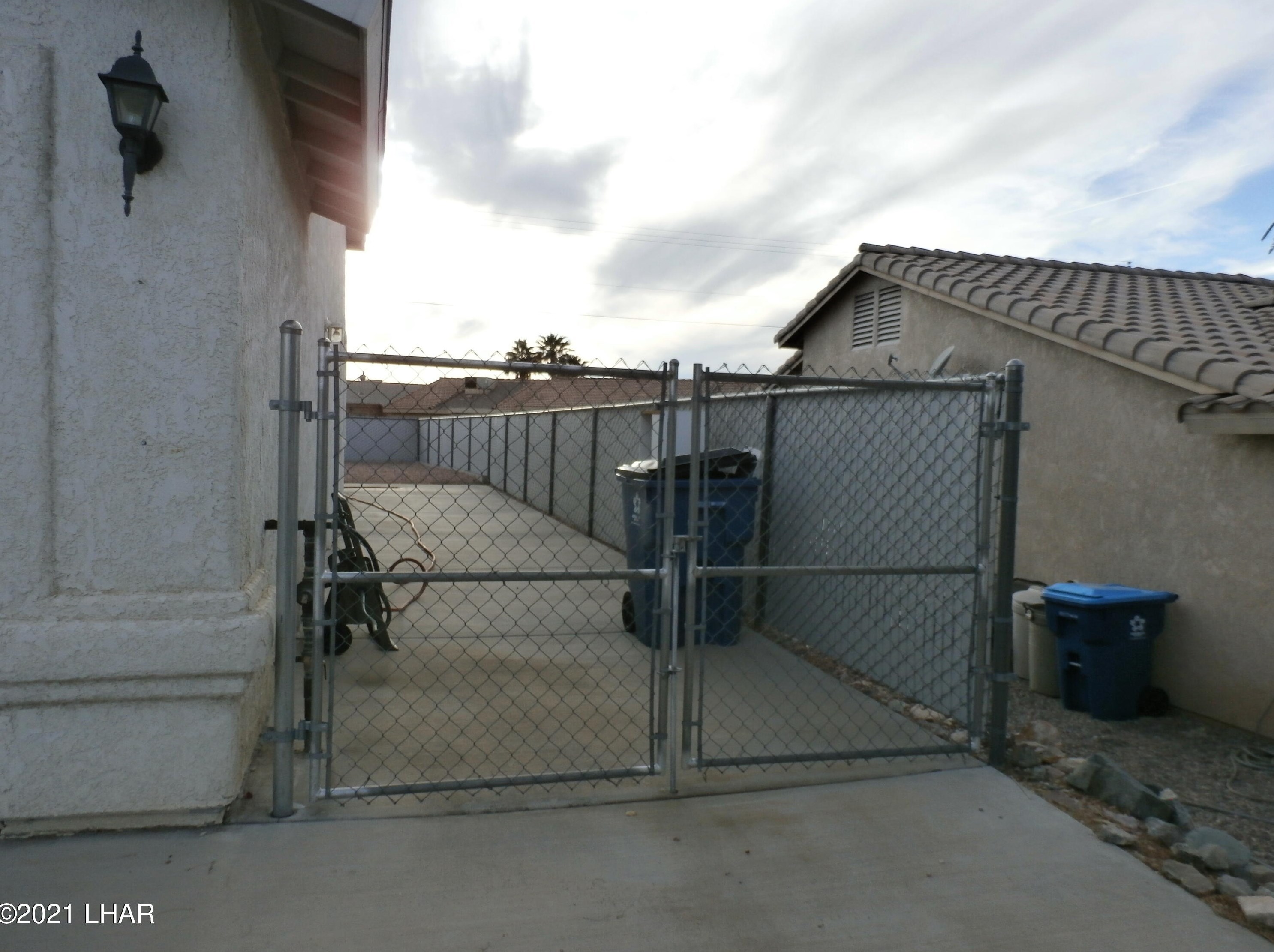 2716 Rainbow Ave #102, Lake Havasu City, AZ 86403